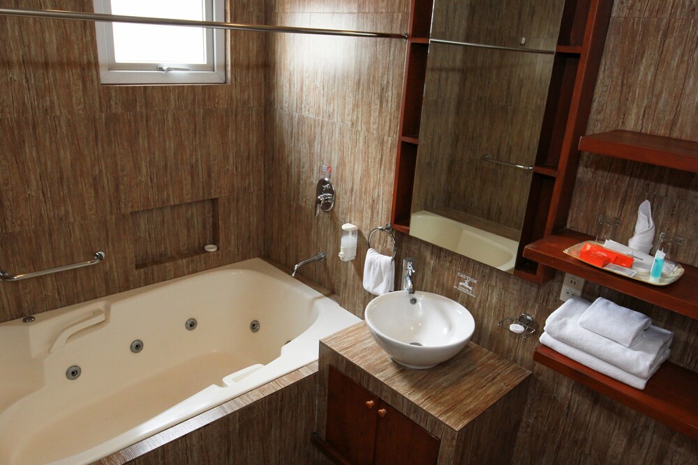 Jetted Tub