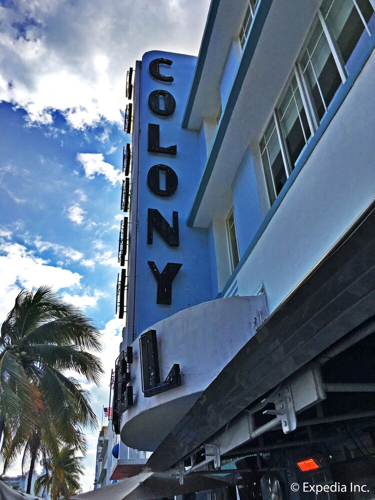 Fachada del hotel