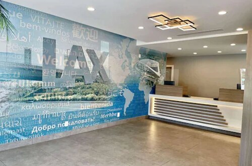 Travelodge by Wyndham LAX South