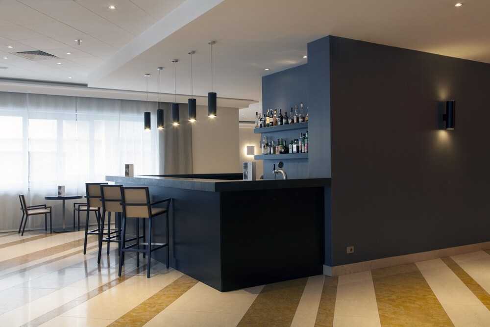 Hotel Bar