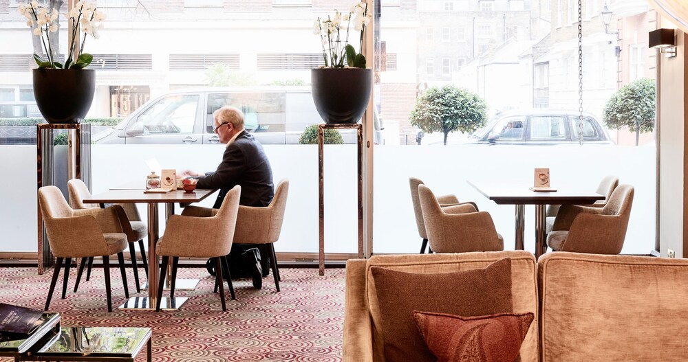 Hotel Lounge