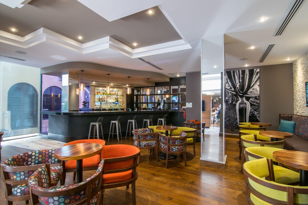 Hotel Bar