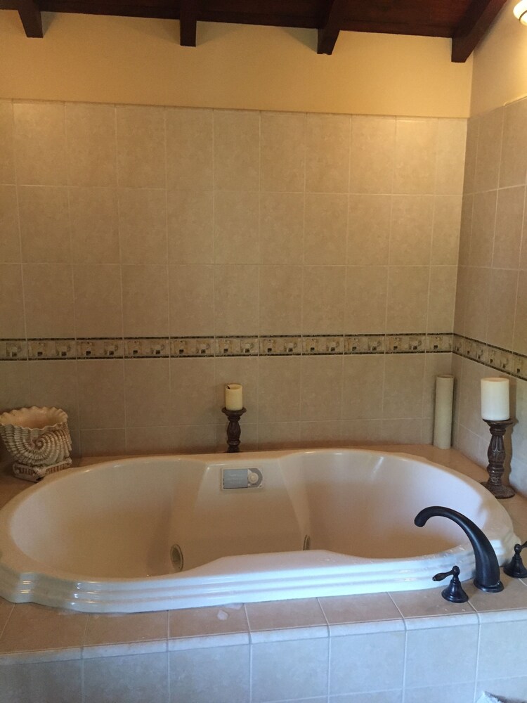 Jetted Tub