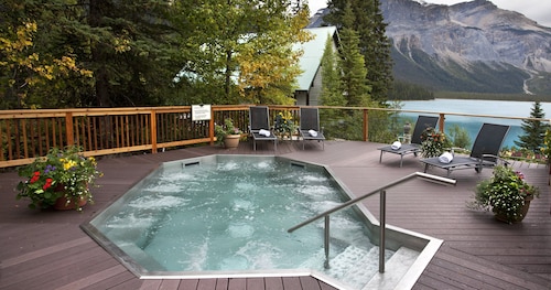 Emerald Lake Lodge