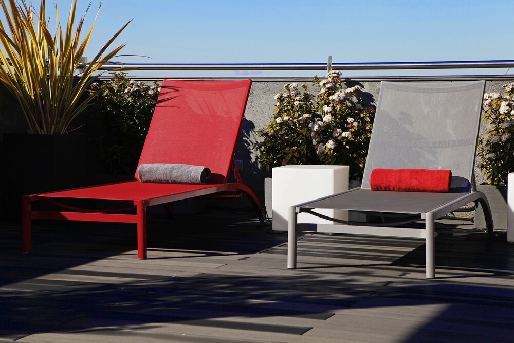 Sundeck