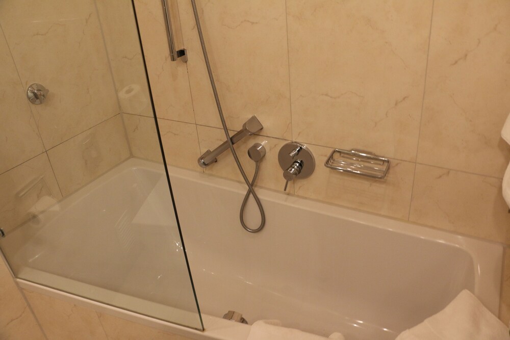 Deep-soaking bath