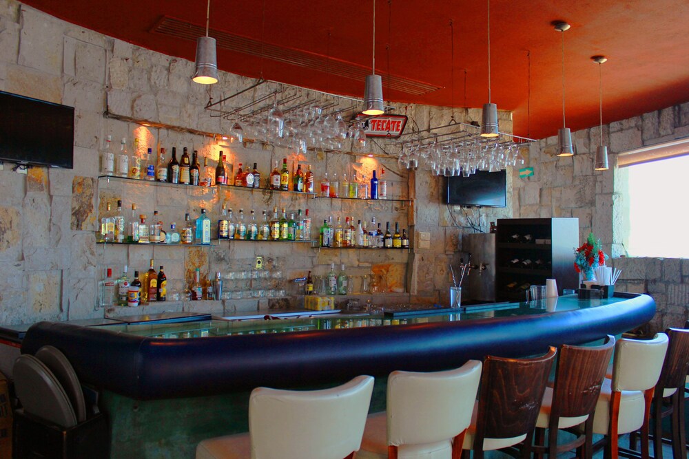 Hotel Bar