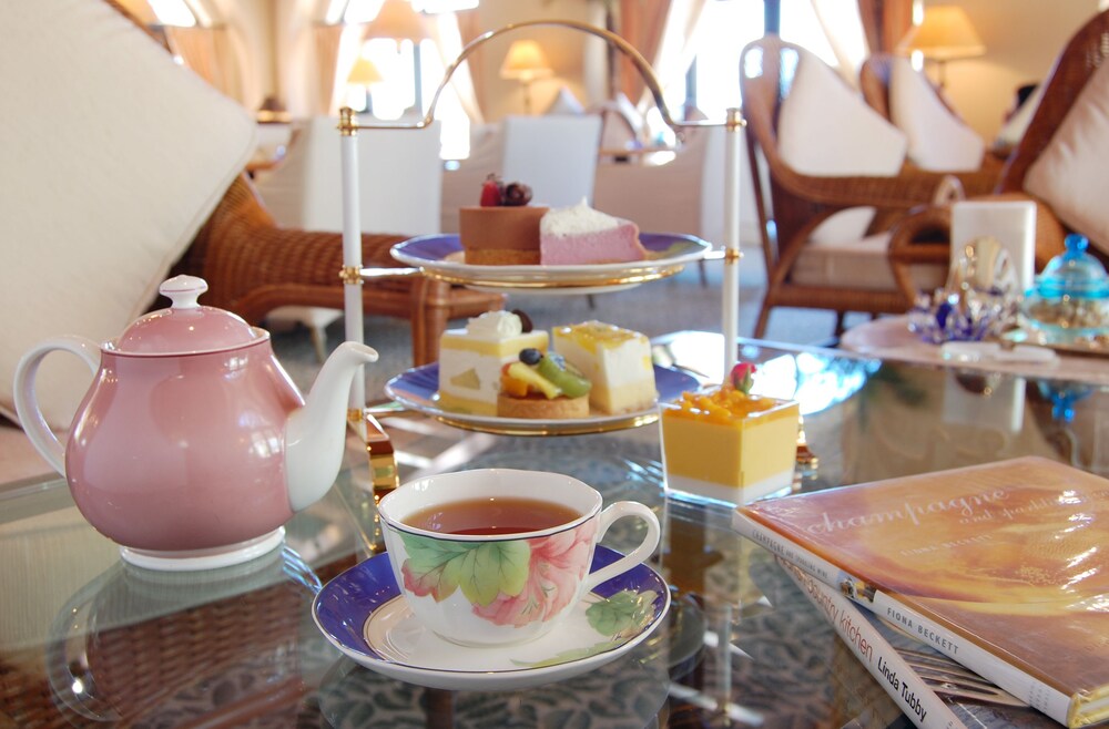 Hotel Lounge