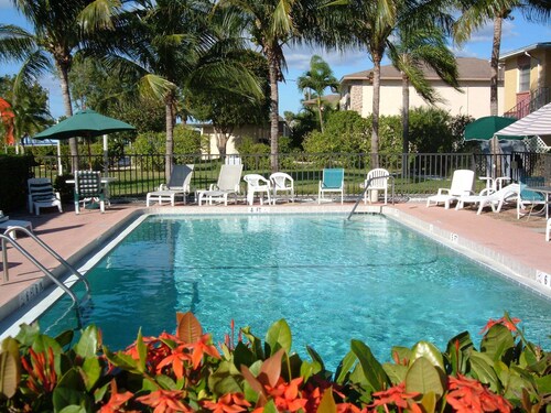 Hideaway Waterfront Resort & Hotel