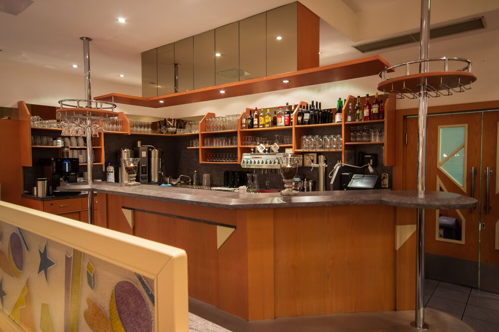 Hotel Bar