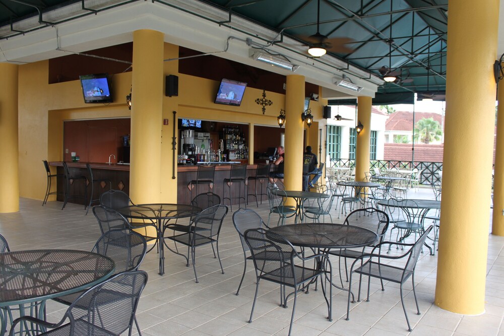 Hotel Bar