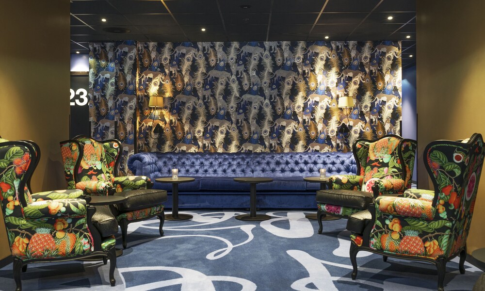 Hotel Bar