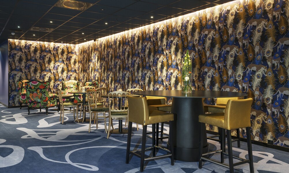 Hotel Bar