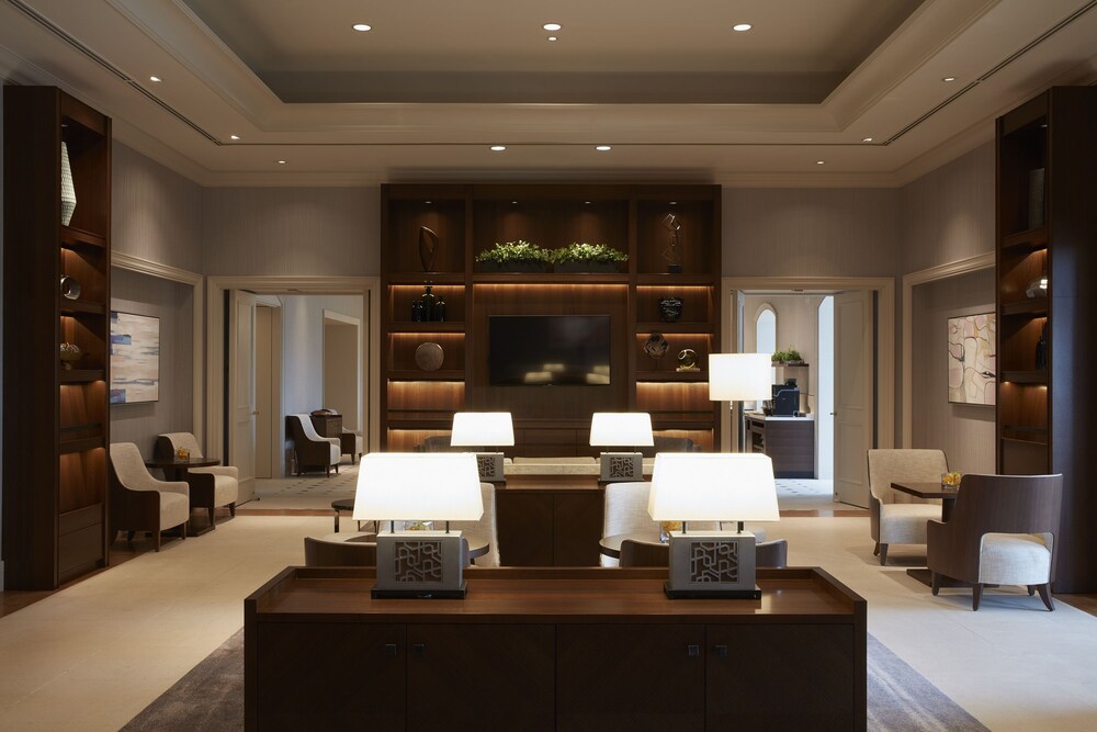 Executive Lounge