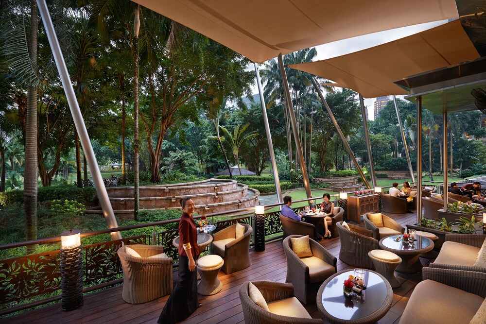 Hotel Bar