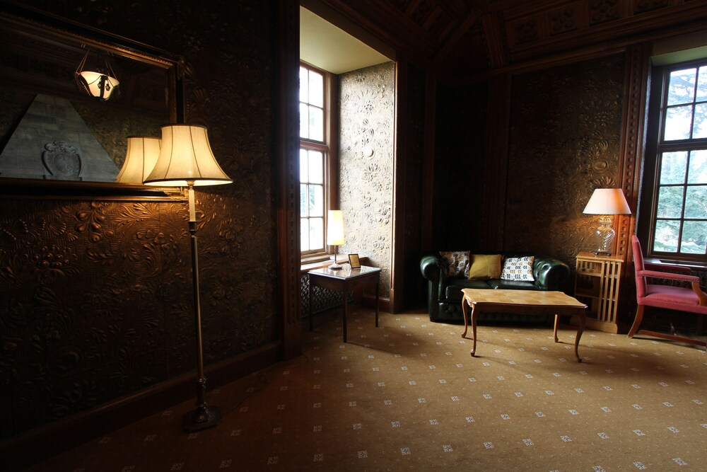 Executive Lounge