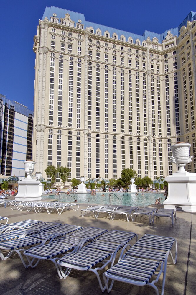 Pool, Paris Las Vegas Resort & Casino