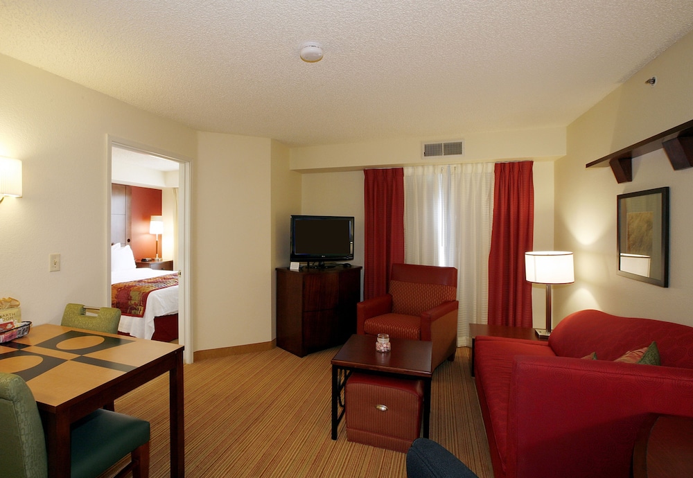 Suite, 1 Bedroom - Living Area