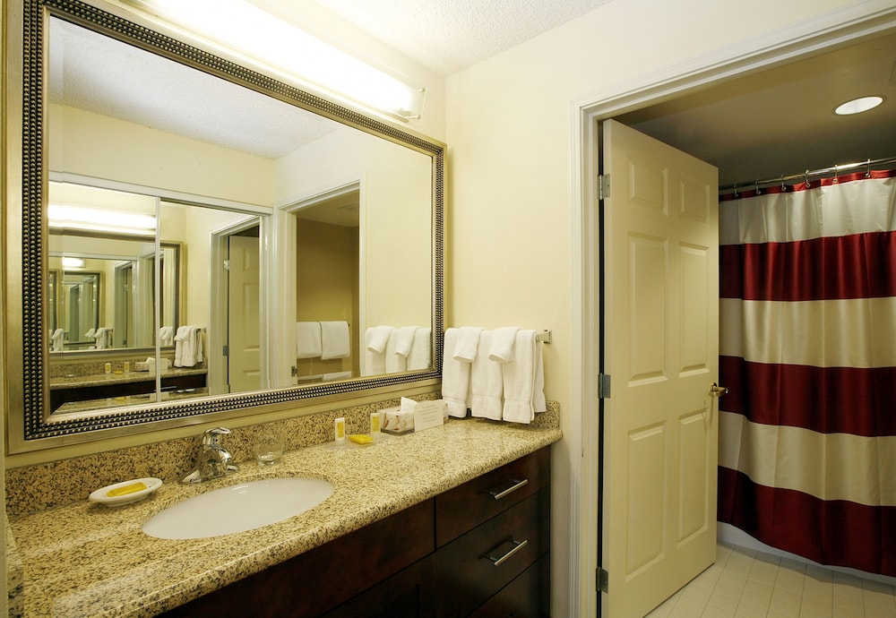 Suite, 2 Bedrooms - Bathroom