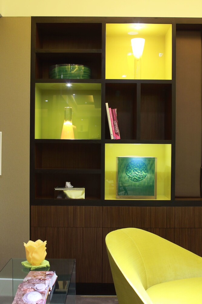 Hotel Lounge
