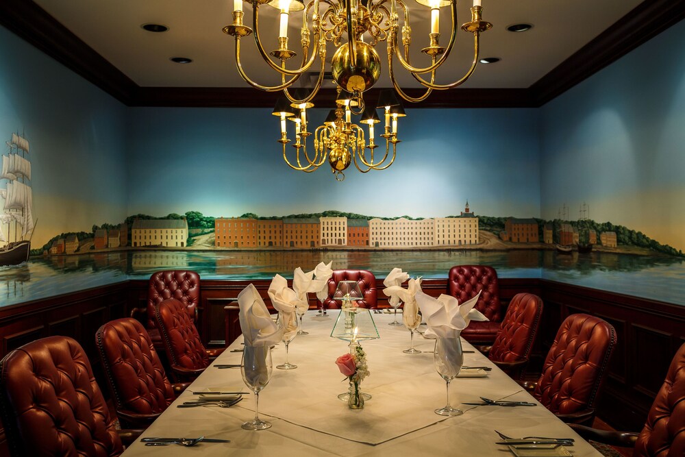 Executive Lounge