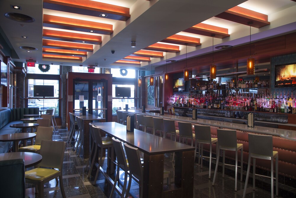 Hotel Bar
