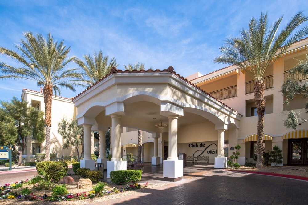 Property entrance, Club De Soleil All-Suite Resort