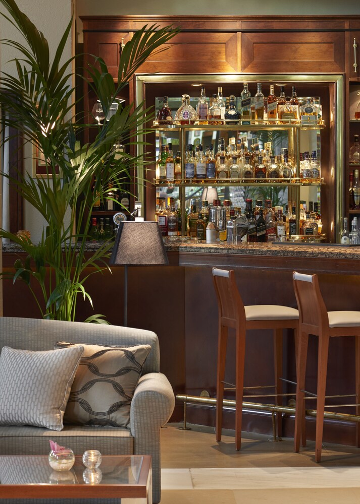 Hotel Lounge