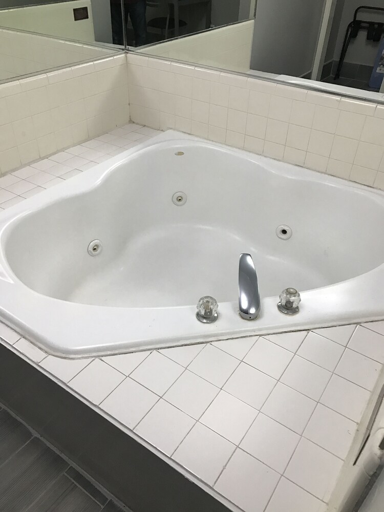 Jetted Tub