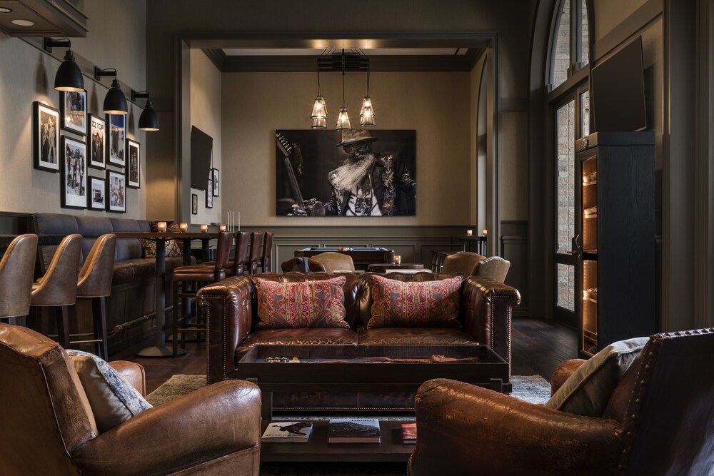 Hotel Bar