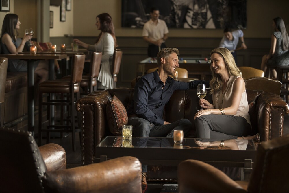 Hotel Bar