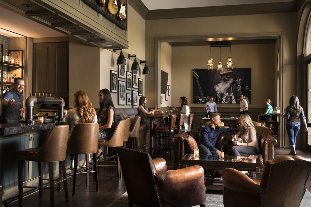 Hotel Bar