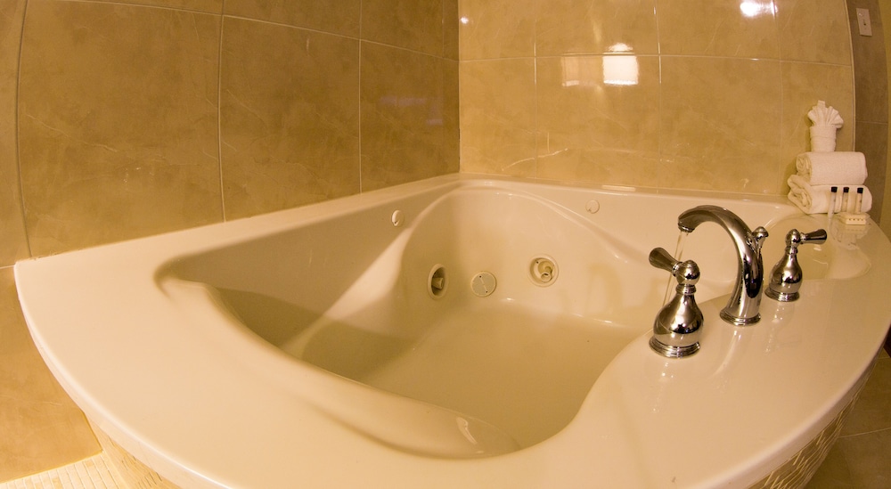 Jetted Tub