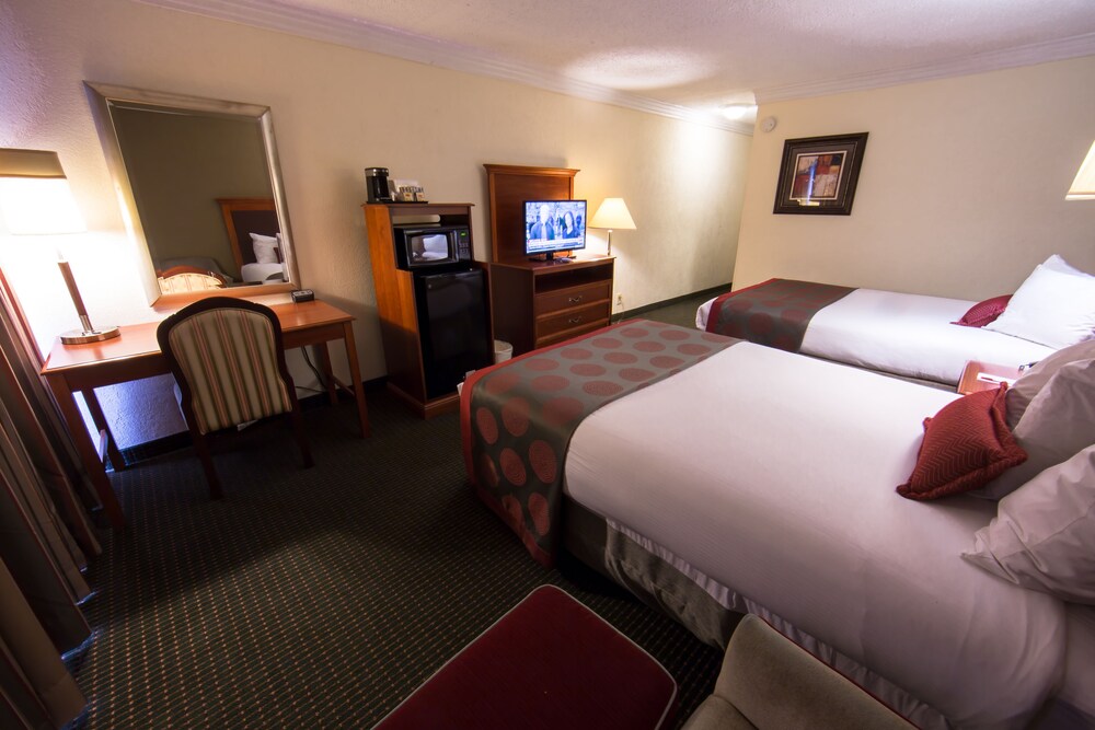 Room, Ramada by Wyndham Houston Intercontinental Airport East