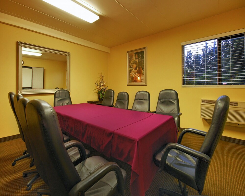 Executive Lounge