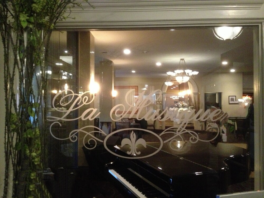 Hotel Lounge