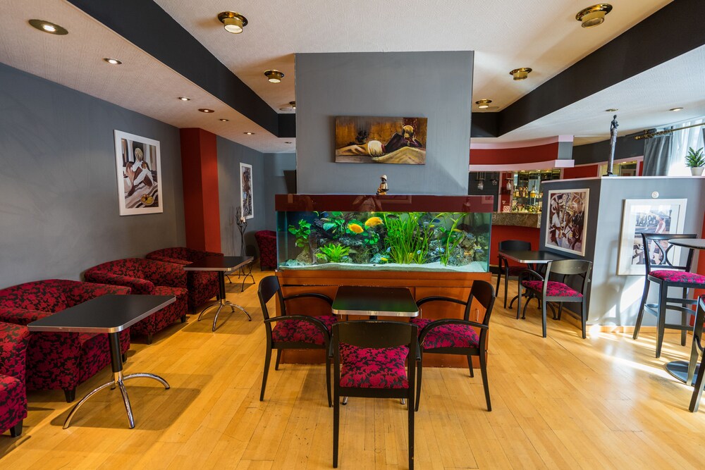 Hotel Lounge