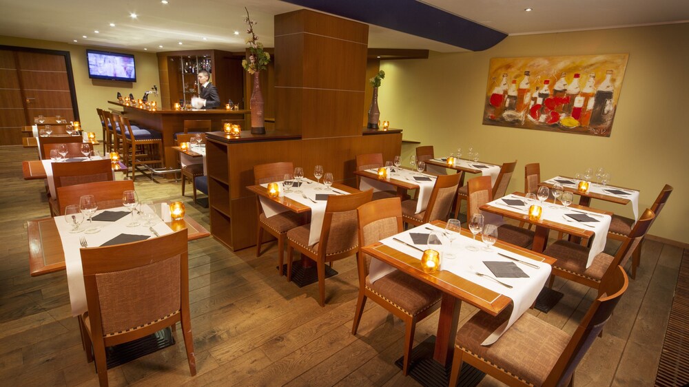 Hotel Bar