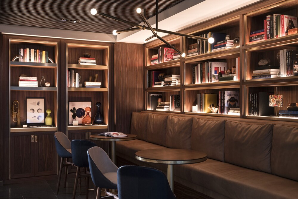 Hotel Lounge