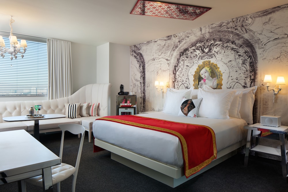Guestroom