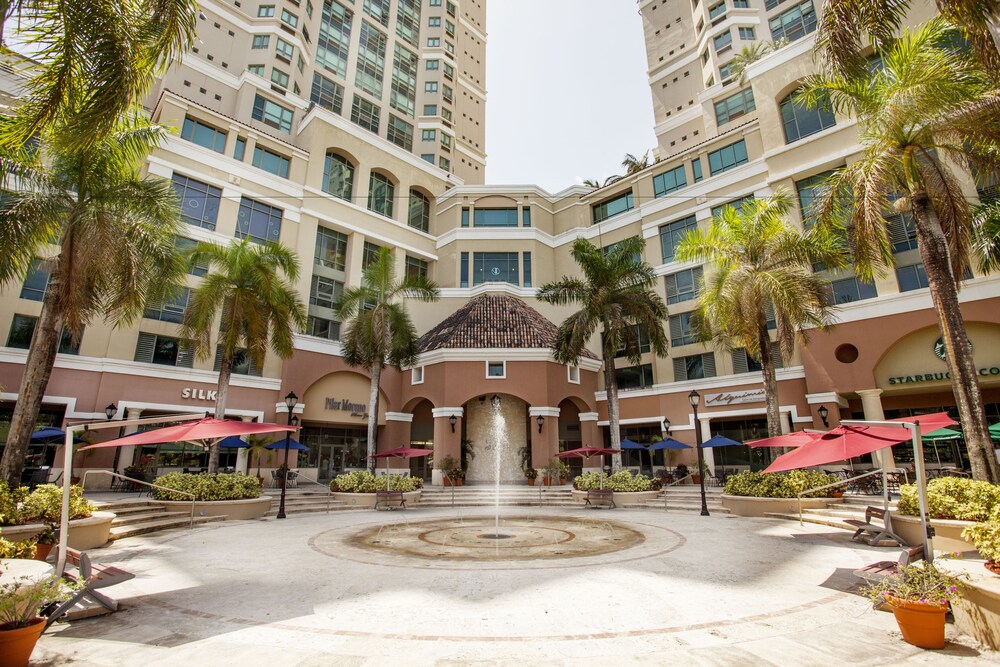 Courtyard, DoubleTree by Hilton San Juan