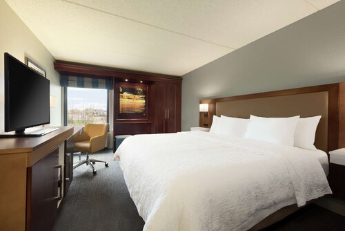 Hampton Inn Appleton-Fox River Mall Area