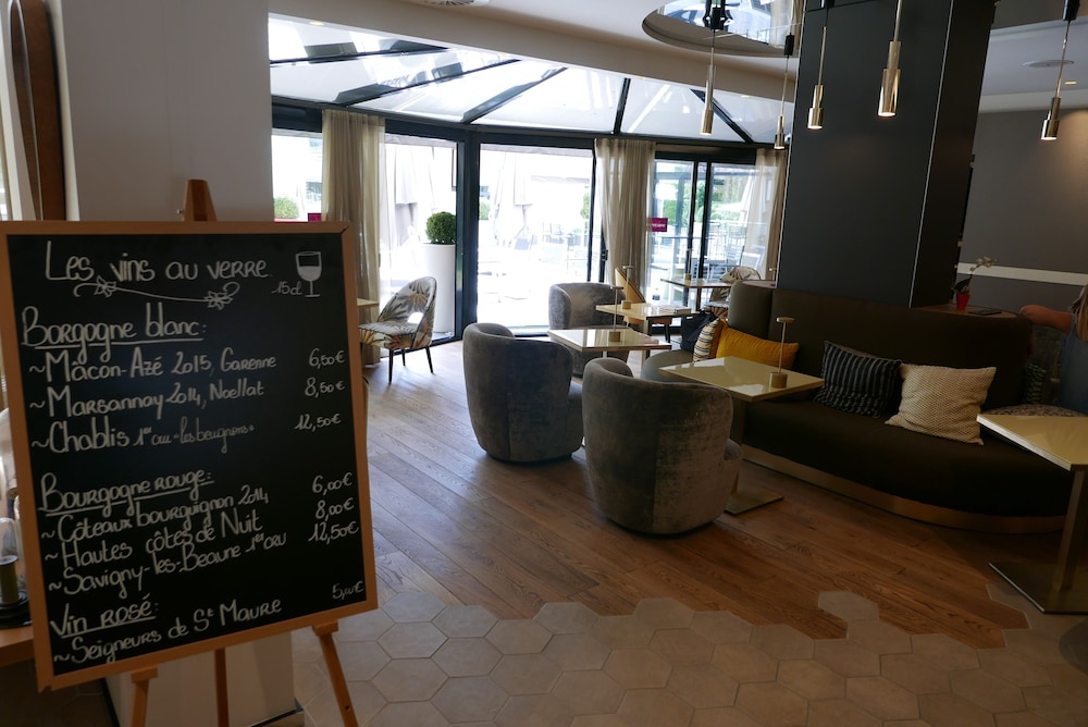 Hotel Bar