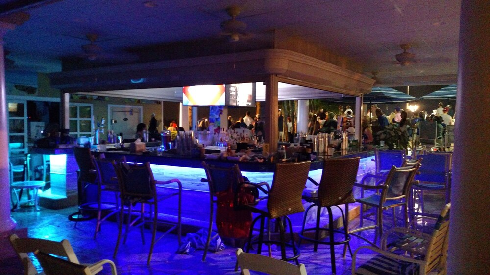 Poolside Bar