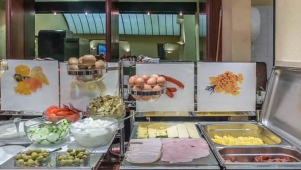 Food Court