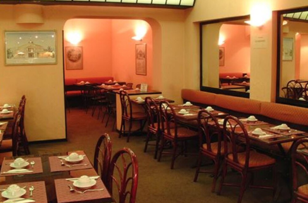 Hotel Bar