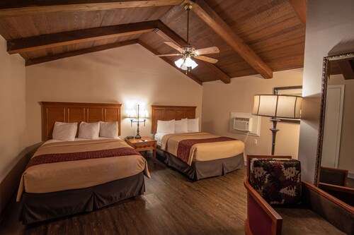 The Crow Peak Lodge