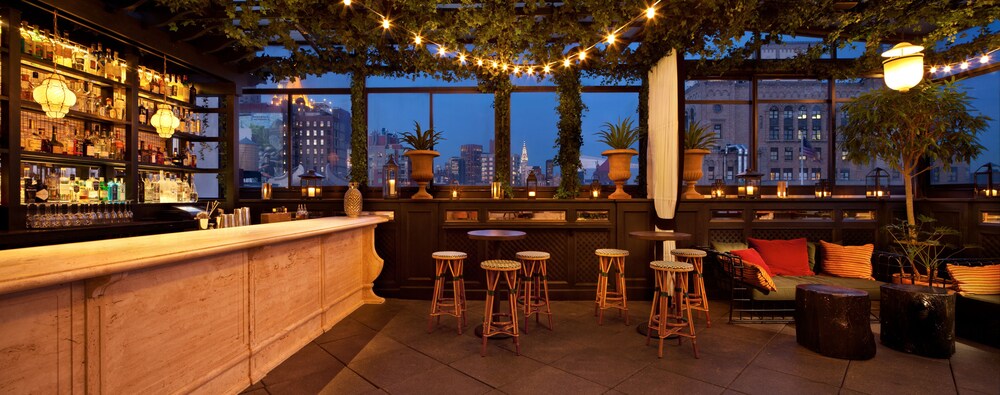 Hotel Bar