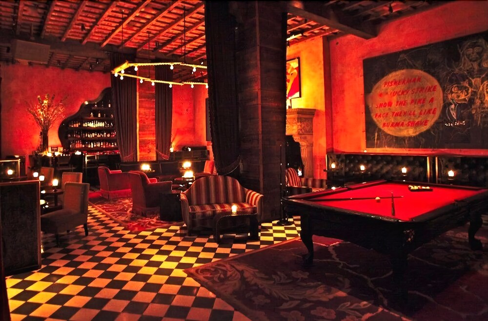 Bar
