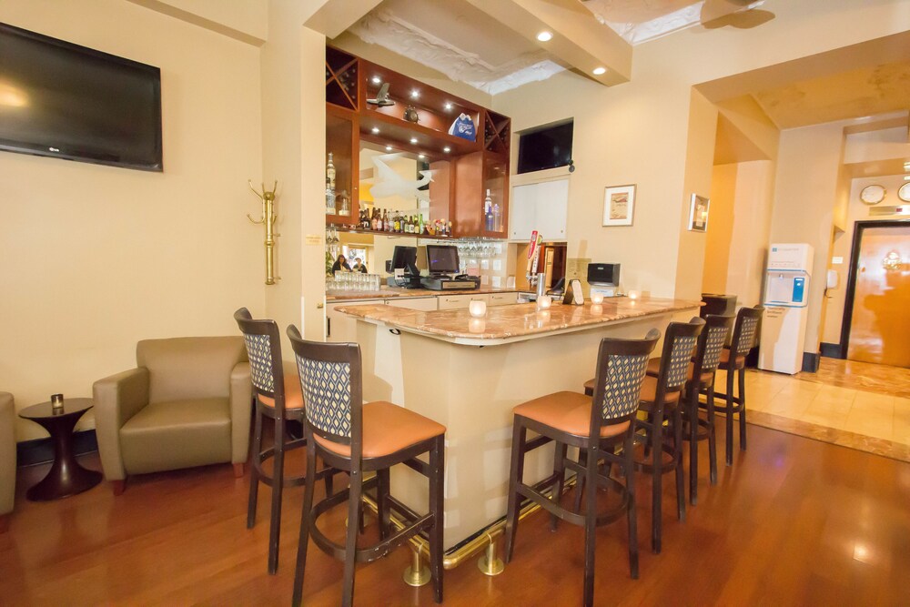Hotel Bar